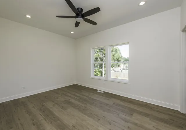 Photo 4 of Single family home for sale at 1521 Kenmore Ave, Round Lake Beach, IL 60073 | MLS# 12754163 | Listing updated on 2026-09-15