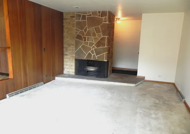 Photo 2 of Sale Pending at 5400 N Mulligan Ave, Chicago, IL 60630 | MLS# 12754165 | Listing updated on 2026-10-08