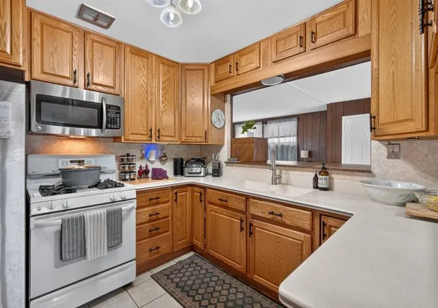 Photo 4 of Single family home for sale at 7106 Beckwith Rd, Morton Grove, IL 60053 | MLS# 12754176 | Listing updated on 2026-09-17