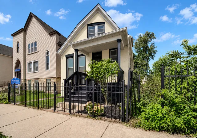 Photo 3 of Single family home for sale at 542 N Lavergne Ave, Chicago, IL 60644 | MLS# 12754185 | Listing updated on 2026-09-12