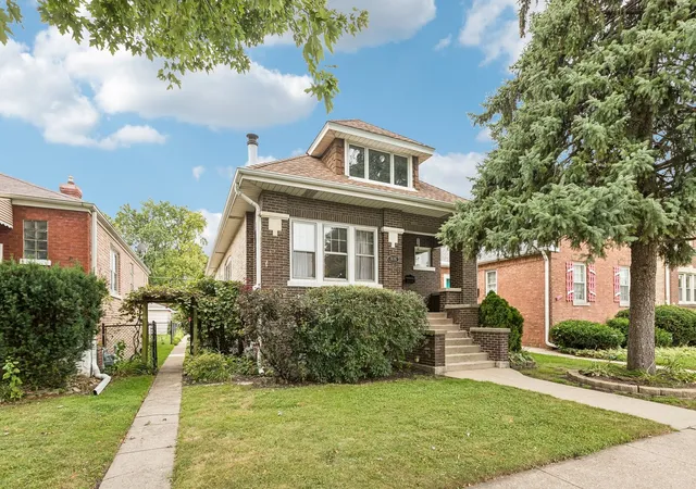 Photo 3 of Single family home for sale at 3616 Wisconsin Ave, Berwyn, IL 60402 | MLS# 12754195 | Listing updated on 2026-10-01