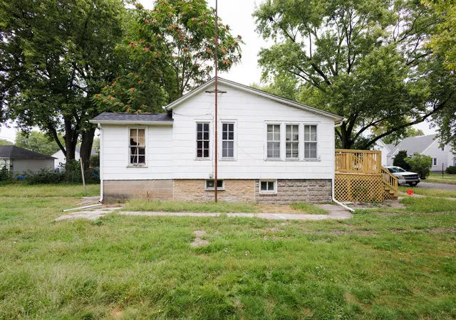 Photo 4 of Single family home for sale at 1065 S 4th Avenue, Kankakee, IL 60901 | MLS# 12754197 | Listing updated on 2026-09-18