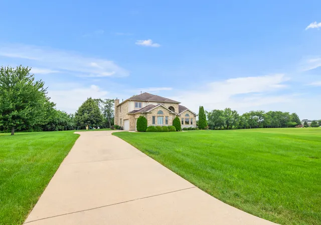 Photo 3 of Single family home for sale at 6921 W Mccampbell Dr, Monee, IL 60449 | MLS# 12754199 | Listing updated on 2026-09-14