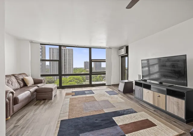 Photo 2 of Condo for sale at 2605 S Indiana Ave #1007, Chicago, IL 60616 | MLS# 12754202 | Listing updated on 2026-09-14
