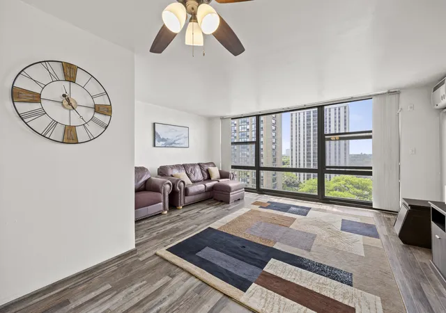 Photo 3 of Condo for sale at 2605 S Indiana Ave #1007, Chicago, IL 60616 | MLS# 12754202 | Listing updated on 2026-09-14