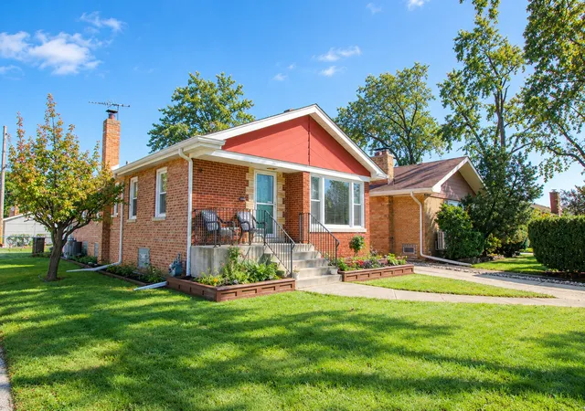Photo 2 of Single family home for sale at 9341 Menard Ave, Oak Lawn, IL 60453 | MLS# 12754203 | Listing updated on 2026-10-10