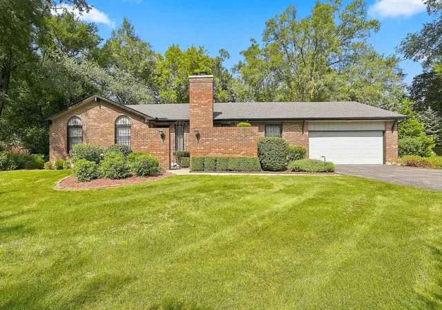 Photo 1 of Single family home for sale at 806 Roberts Rd, Tower Lakes, IL 60010 | MLS# 12754204 | Listing updated on 2026-09-20