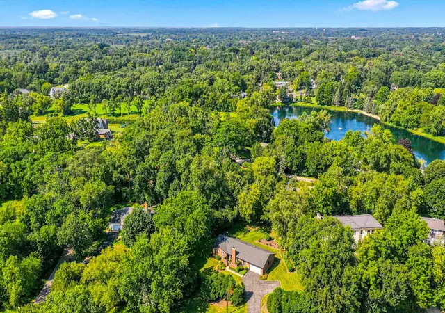 Photo 3 of Single family home for sale at 806 Roberts Rd, Tower Lakes, IL 60010 | MLS# 12754204 | Listing updated on 2026-09-20