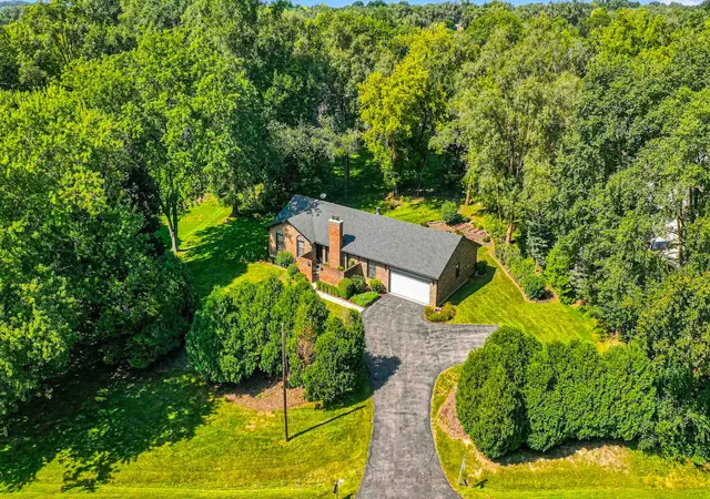 Photo 3 of Single family home for sale at 806 Roberts Rd, Tower Lakes, IL 60010 | MLS# 12754204 | Listing updated on 2026-09-20