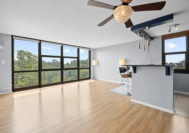 Photo 4 of Condo for sale at 2901 S Michigan Ave #405, Chicago, IL 60616 | MLS# 12754210 | Listing updated on 2026-09-23