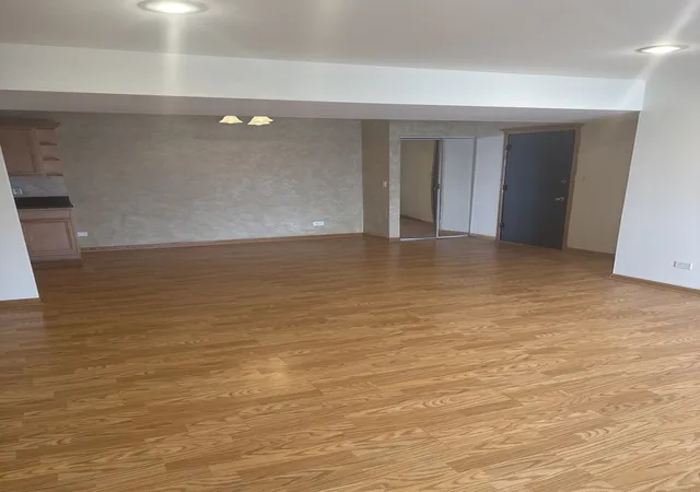 Photo 3 of Condo for sale at 5721 Circle Dr #304, Oak Lawn, IL 60453 | MLS# 12754213 | Listing updated on 2026-09-14