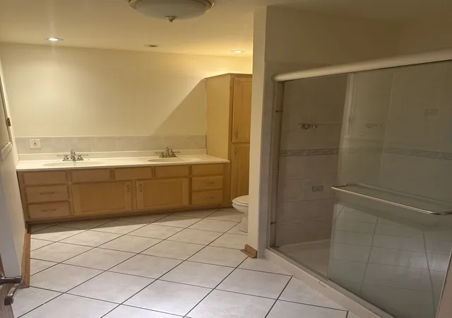 Photo 10 of Condo for sale at 5721 Circle Dr #304, Oak Lawn, IL 60453 | MLS# 12754213 | Listing updated on 2026-09-14
