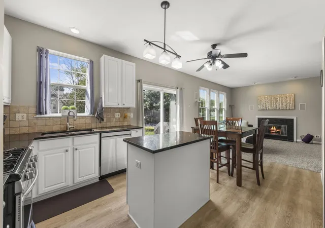 Photo 4 of Single family home for sale at 973 Shoreline Dr, Aurora, IL 60504 | MLS# 12754224 | Listing updated on 2026-09-26