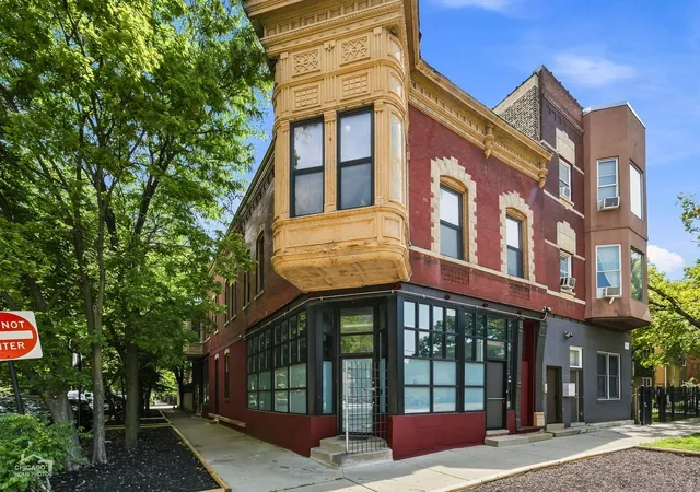 Photo 1 of Sale Pending at 1367 N Leavitt St, Chicago, IL 60622 | MLS# 12754227 | Listing updated on 2026-09-27