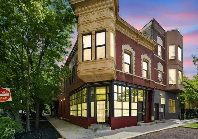 Photo 2 of Sale Pending at 1367 N Leavitt St, Chicago, IL 60622 | MLS# 12754227 | Listing updated on 2026-09-27
