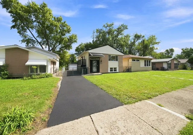 Photo 3 of Single family home for sale at 16601 Honore Ave, Markham, IL 60428 | MLS# 12754243 | Listing updated on 2026-09-16
