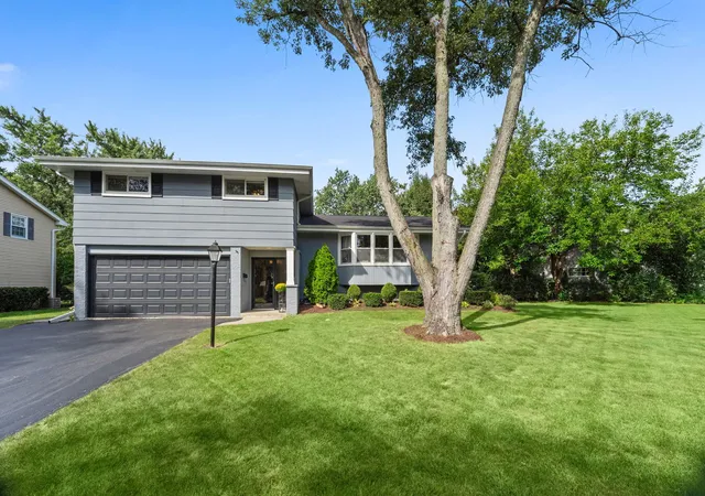 Photo 1 of Single family home for sale at 1630 Imperial Dr, Glenview, IL 60026 | MLS# 12754244 | Listing updated on 2026-09-19