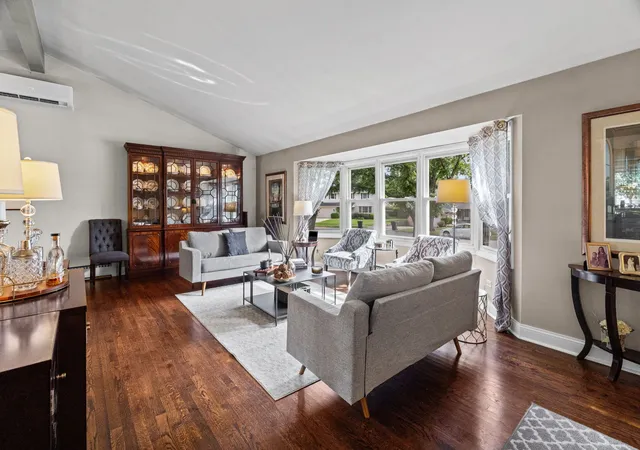 Photo 3 of Single family home for sale at 1630 Imperial Dr, Glenview, IL 60026 | MLS# 12754244 | Listing updated on 2026-09-19