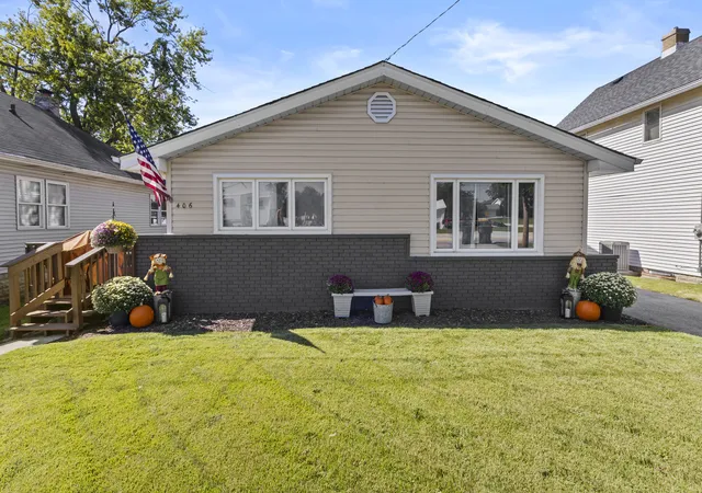Photo 3 of Single family home for sale at 406 Dixie Hwy, Beecher, IL 60401 | MLS# 12754249 | Listing updated on 2026-10-03
