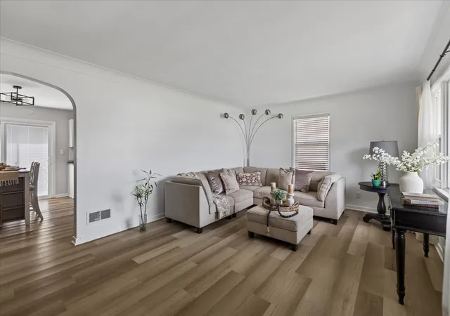 Photo 3 of Single family home for sale at 1305 N Prairie Ave, Joliet, IL 60435 | MLS# 12754250 | Listing updated on 2026-10-02