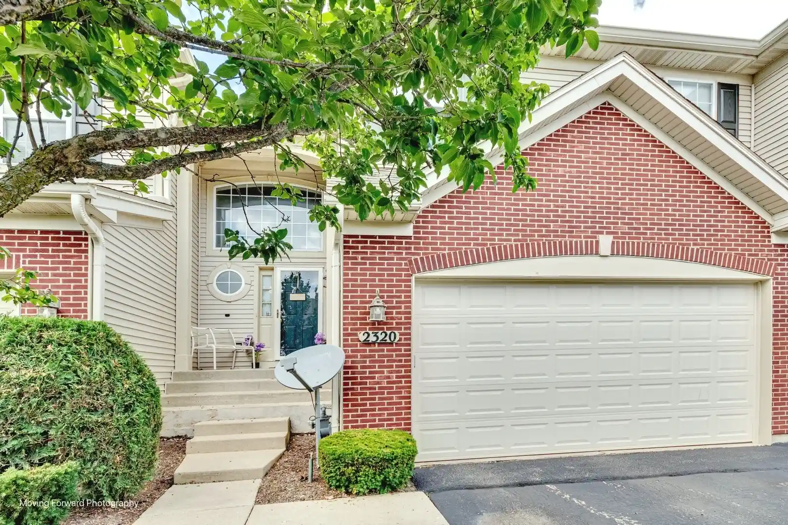 Listing Photo 1 - Condo for sale in 2320 Stonegate Rd located at 2320 Stonegate Rd, Algonquin, IL 60102 - Unit 2320 Stonegate Rd