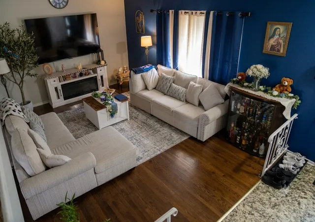 Listing Photo 4 - Condo for sale in building located at 9406 N Oak Ave, Des Plaines, IL 60016