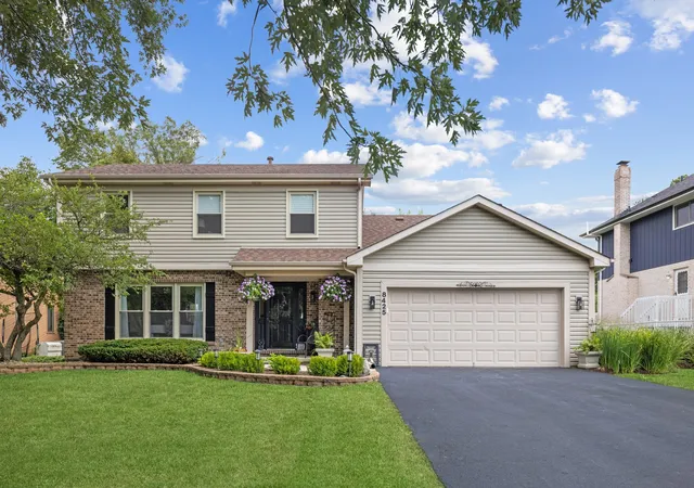 Photo 1 of Single family home for sale at 8425 Creekside Ln, Darien, IL 60561 | MLS# 12754259 | Listing updated on 2026-09-14