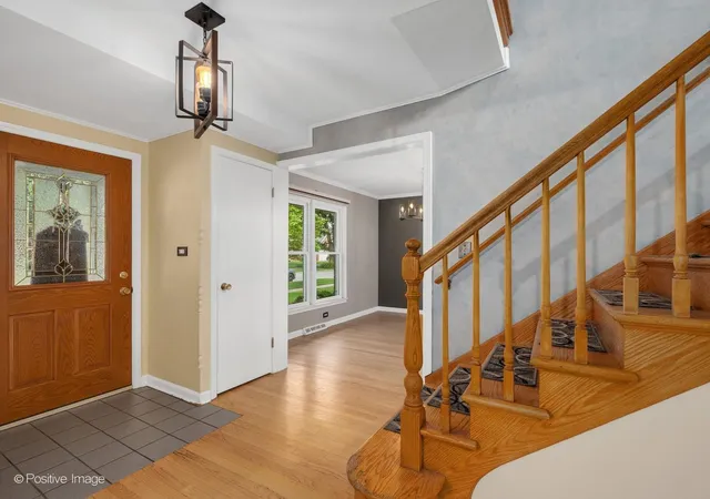 Photo 3 of Single family home for sale at 113 N Oak St, Elmhurst, IL 60126 | MLS# 12754265 | Listing updated on 2026-09-14