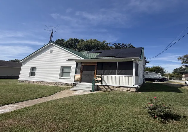 Photo 1 of Single family home for sale at 405 S State St, Christopher, IL 62822 | MLS# 12754272 | Listing updated on 2026-09-14