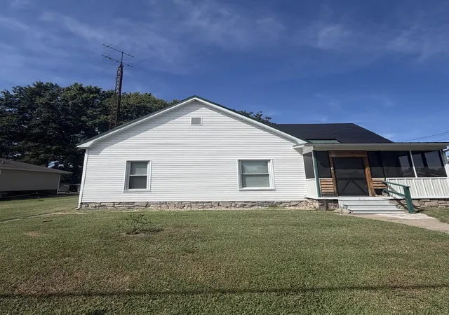 Photo 2 of Single family home for sale at 405 S State St, Christopher, IL 62822 | MLS# 12754272 | Listing updated on 2026-09-14