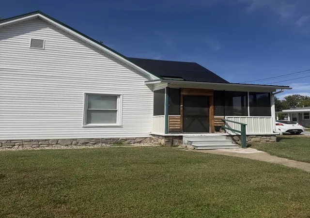 Photo 2 of Single family home for sale at 405 S State St, Christopher, IL 62822 | MLS# 12754272 | Listing updated on 2026-09-14
