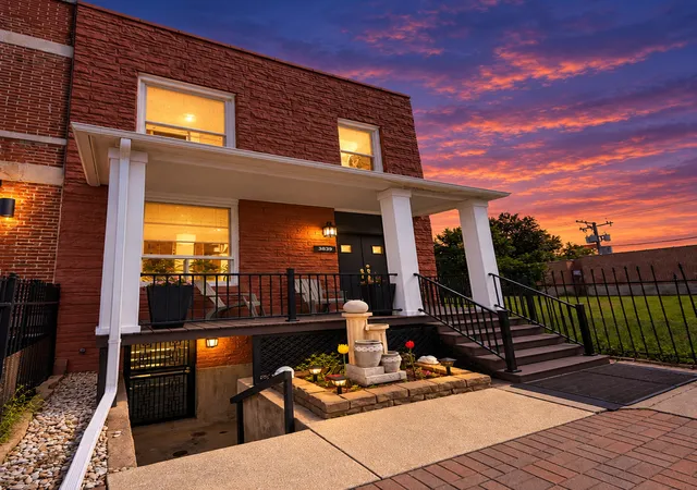 Photo 2 of Townhouse for sale at 3839 S Giles Ave, Chicago, IL 60653 | MLS# 12754286 | Listing updated on 2026-10-22