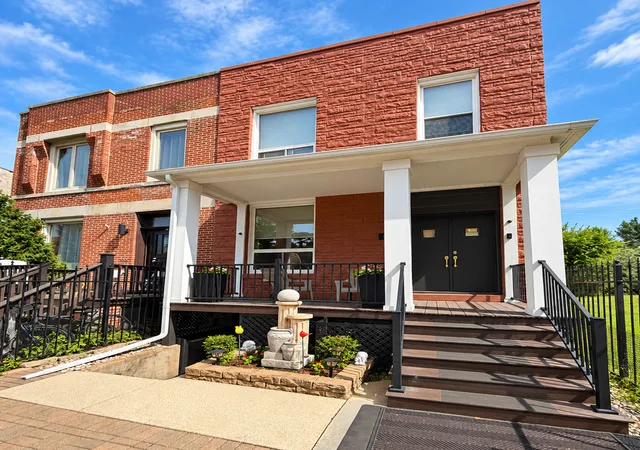 Photo 3 of Townhouse for sale at 3839 S Giles Ave, Chicago, IL 60653 | MLS# 12754286 | Listing updated on 2026-10-22