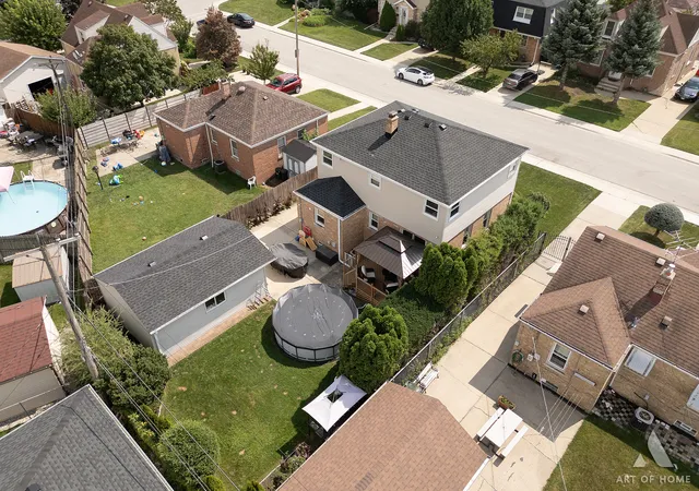 Photo 3 of Single family home for sale at 9510 Davis St, Franklin Park, IL 60131 | MLS# 12754288 | Listing updated on 2026-09-18