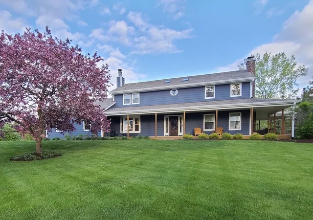 Photo 2 of Single family home for sale at 25371 W Marilyn Meadow Ct, Wauconda, IL 60084 | MLS# 12754292 | Listing updated on 2026-10-05