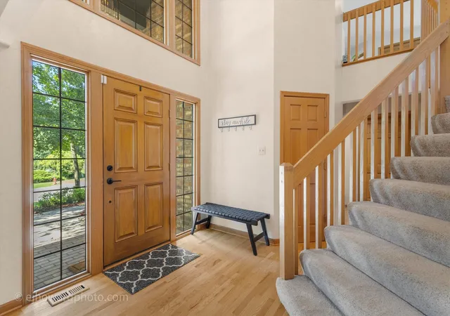 Photo 4 of Single family home for sale at 999 S Butternut Cir, Frankfort, IL 60423 | MLS# 12754297 | Listing updated on 2026-09-12