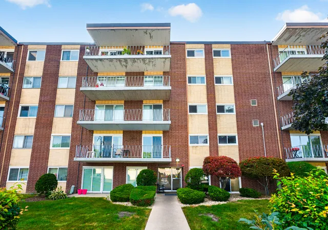 Condo for sale at 2900 Maple Ave #14E, Downers Grove, IL 60515 | MLS# 12754300 | Listing updated on 2026-09-21