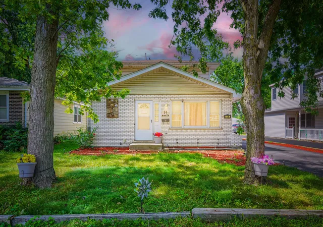 Photo 2 of Single family home for sale at 14 N Rebecca St, Glenwood, IL 60425 | MLS# 12754309 | Listing updated on 2026-09-14
