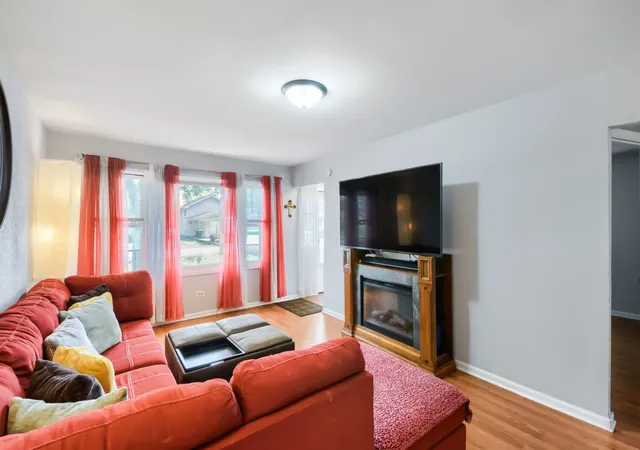 Photo 3 of Single family home for sale at 14 N Rebecca St, Glenwood, IL 60425 | MLS# 12754309 | Listing updated on 2026-09-14