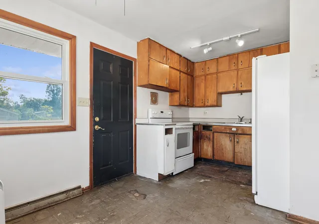 Photo 4 of Single family home for sale at 1114 S 5th Street, De Kalb, IL 60115 | MLS# 12754314 | Listing updated on 2026-09-16