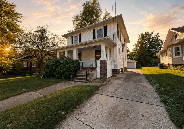 Photo 3 of Single family home for sale at 202 Dawson Ave, Rockford, IL 61107 | MLS# 12754317 | Listing updated on 2026-10-07