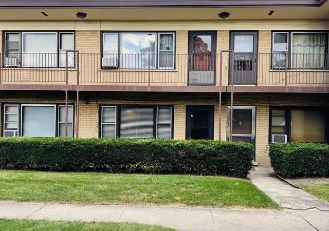Photo 1 of Condo for sale at 39 King Arthur Ct #8, Northlake, IL 60164 | MLS# 12754320 | Listing updated on 2026-09-13