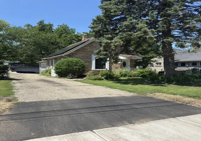 Photo 3 of Single family home for sale at 610 Mcclure Ave, Elgin, IL 60123 | MLS# 12754322 | Listing updated on 2026-09-14