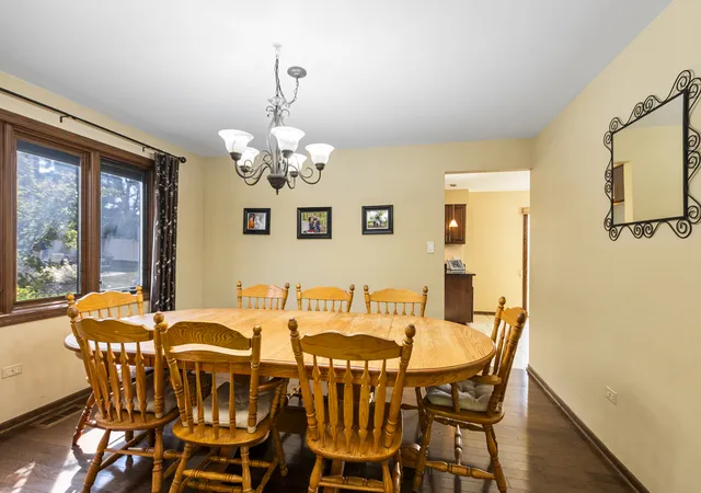 Photo 4 of Single family home for sale at 14620 S Bridle Ct, Homer Glen, IL 60491 | MLS# 12754325 | Listing updated on 2026-09-15