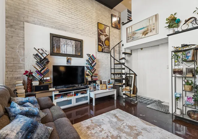 Photo 4 of Condo for sale at 40 N Tower Rd #1E, Oak Brook, IL 60523 | MLS# 12754331 | Listing updated on 2026-09-14