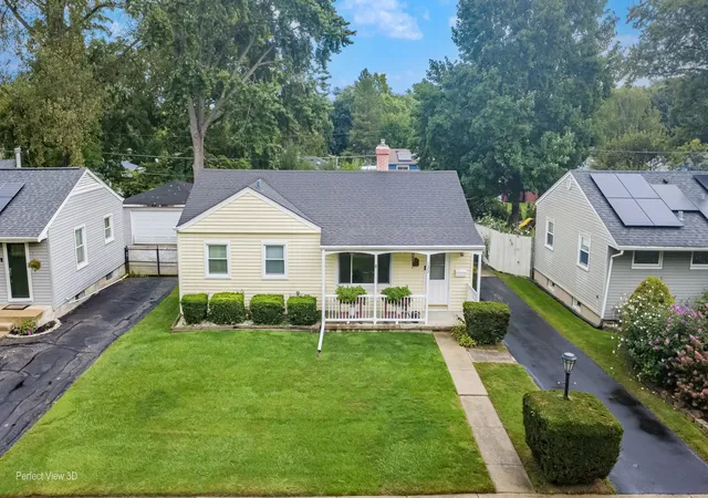 Photo 2 of Single family home for sale at 133 N Ridgemoor Ave, Mundelein, IL 60060 | MLS# 12754333 | Listing updated on 2026-09-14
