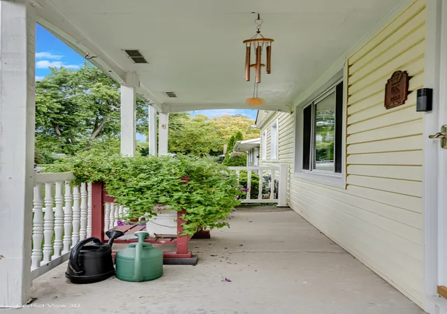 Photo 4 of Single family home for sale at 133 N Ridgemoor Ave, Mundelein, IL 60060 | MLS# 12754333 | Listing updated on 2026-09-14