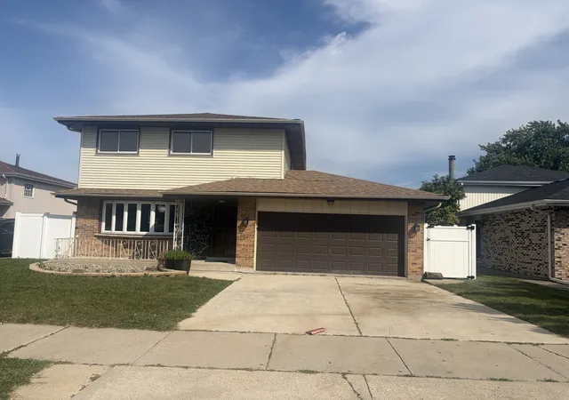Photo 1 of Single family home for sale at 10017 Menard Ave, Oak Lawn, IL 60453 | MLS# 12754338 | Listing updated on 2026-09-13