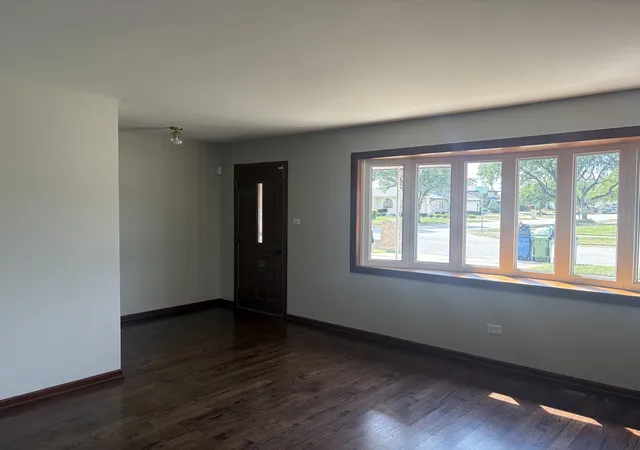 Photo 2 of Single family home for sale at 10017 Menard Ave, Oak Lawn, IL 60453 | MLS# 12754338 | Listing updated on 2026-09-13
