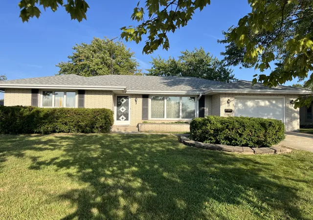 Photo 1 of Single family home for sale at 1620 Barthelone St, Crest Hill, IL 60403 | MLS# 12754341 | Listing updated on 2026-09-15